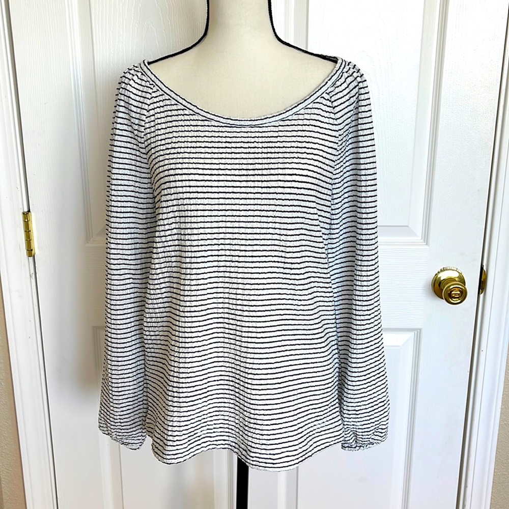 Never Worn Loft Black & White Striped Top. Size Medium.